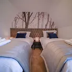 The Hotel, The Former Of Oscar Wilde ブレイ