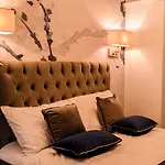 The Hotel, The Former Of Oscar Wilde ブレイ