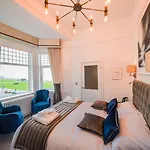 The Hotel, The Former Of Oscar Wilde 3*