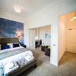The Hotel, The Former Of Oscar Wilde ホテル ブレイ