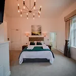 The Hotel, The Former Of Oscar Wilde ホテル ブレイ