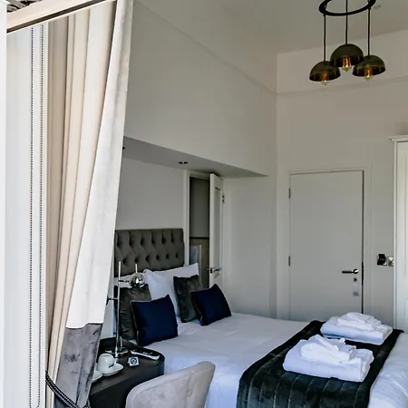 The Hotel, The Former Of Oscar Wilde 3*