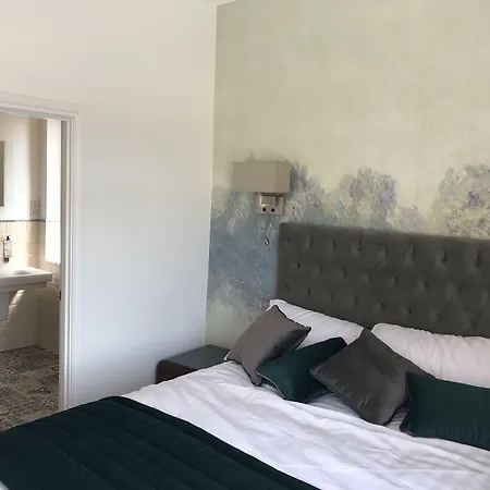 The Hotel, The Former Of Oscar Wilde ブレイ