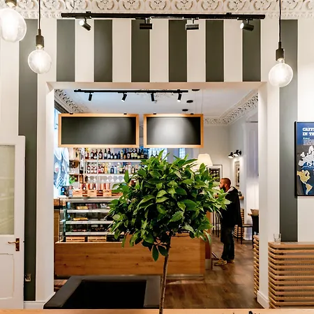 The Hotel, The Former Of Oscar Wilde ホテル ブレイ