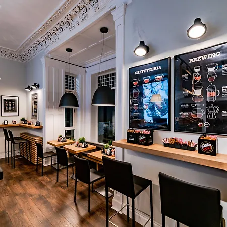 The Hotel, The Former Of Oscar Wilde Hotel