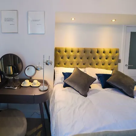 The Hotel, The Former Of Oscar Wilde 3*