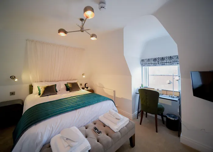 ホテル The Hotel, The Former Of Oscar Wilde ブレイ