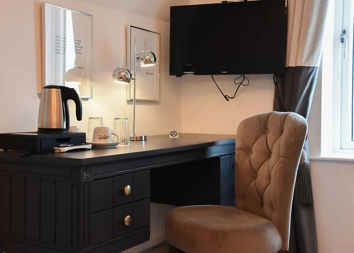 The Hotel, The Former Of Oscar Wilde ブレイ