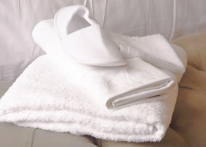 ホテル The Hotel, The Former Of Oscar Wilde ブレイ