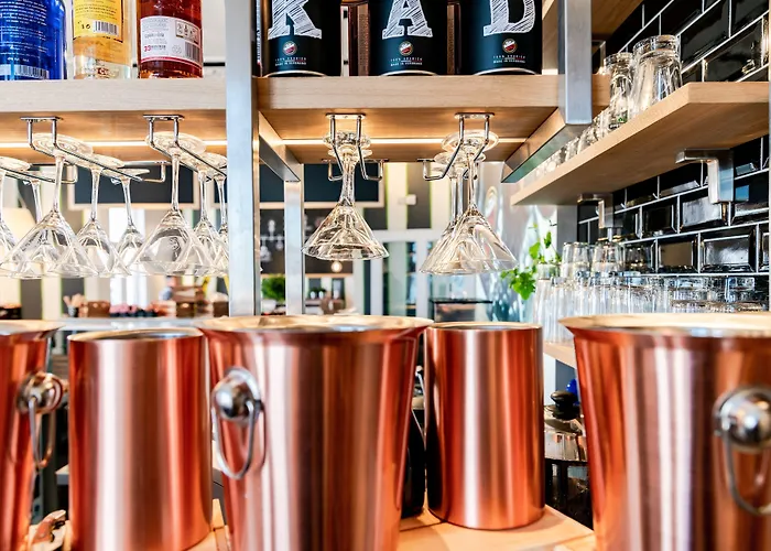 ホテル The Hotel, The Former Of Oscar Wilde ブレイ