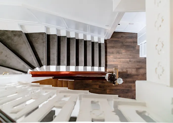 The Hotel, The Former Of Oscar Wilde 3* ブレイ