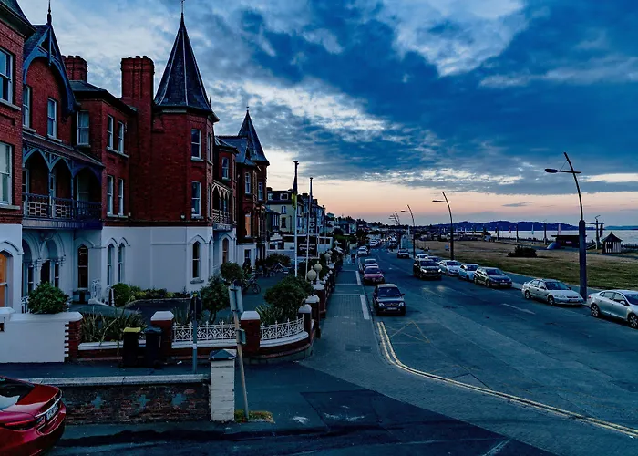 ホテル The Hotel, The Former Of Oscar Wilde ブレイ