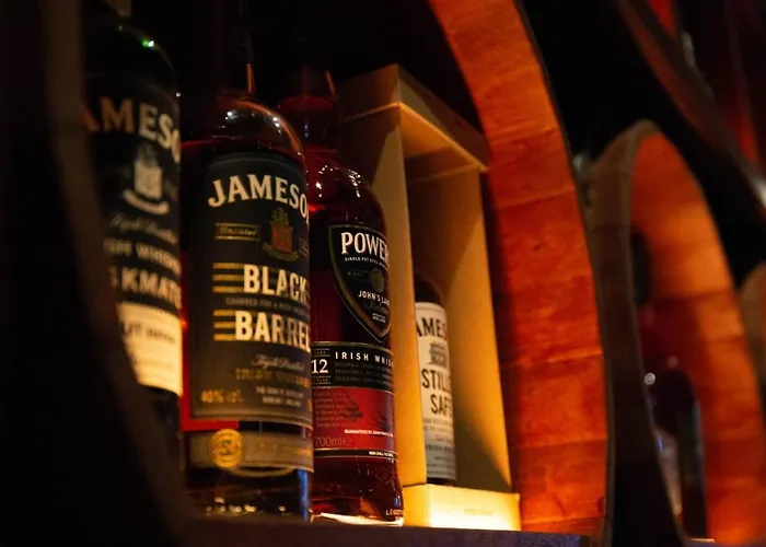 The Hotel, The Former Of Oscar Wilde ホテル 3*